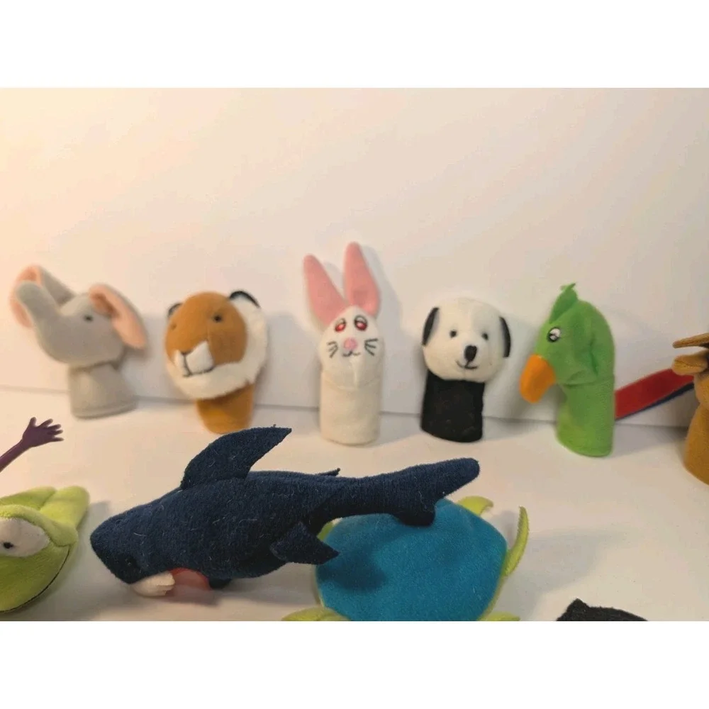 19 Little Finger Puppets Vintage 2.5